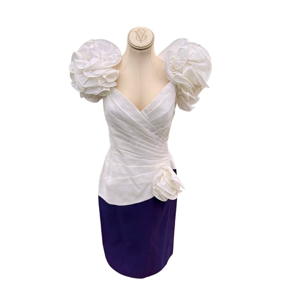 Vintage Tadashi Off The Shoulder Cocktail Dress White & Navy Blue Size 8.